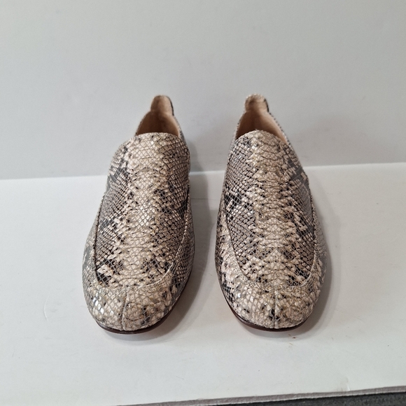 Corso Como Black Cream Unique Preppy Snake Print Mobwife Leather Loafer Sz. 7.5 - Picture 2 of 11